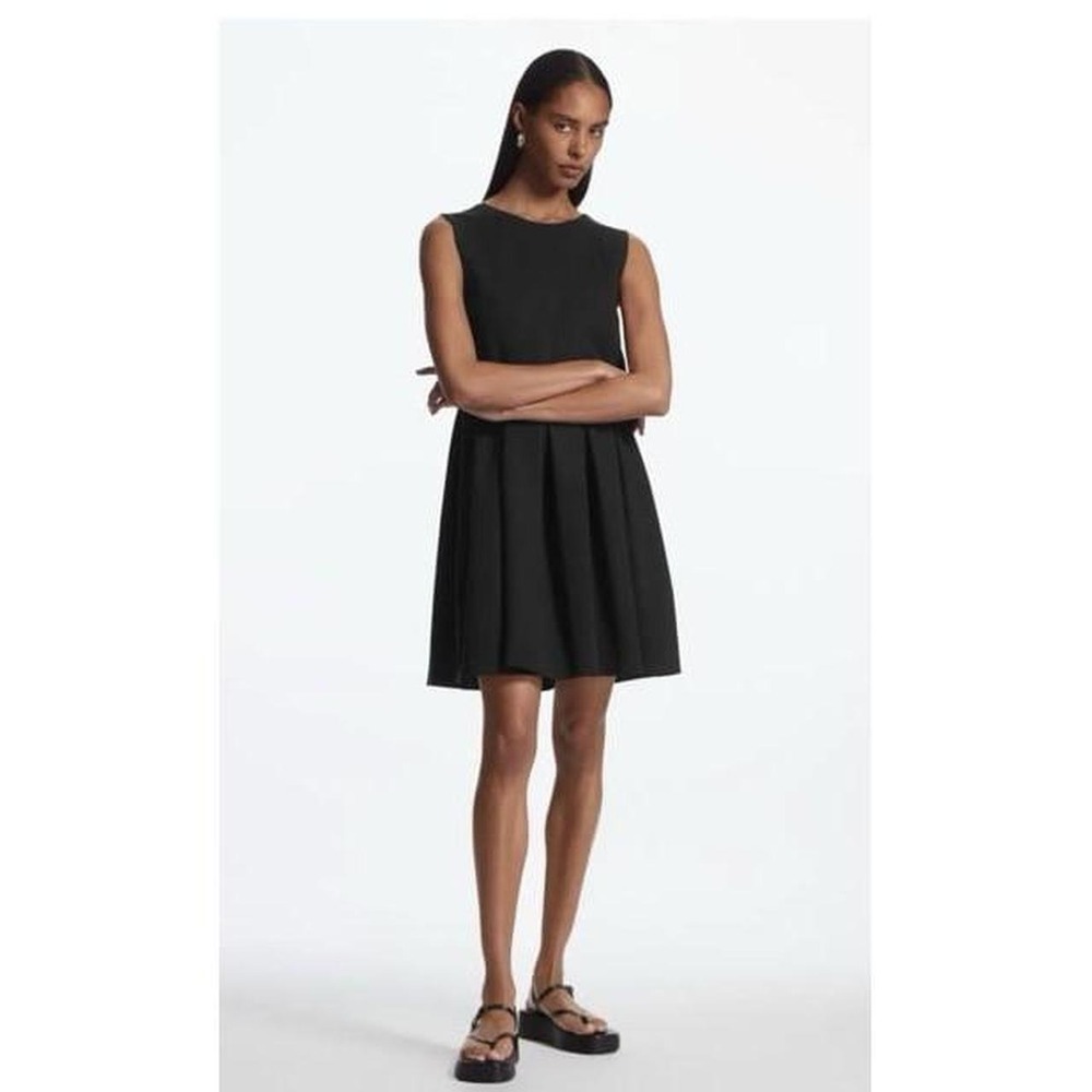 COS Black Sleeveless Knee-Length Pleated Dress size large